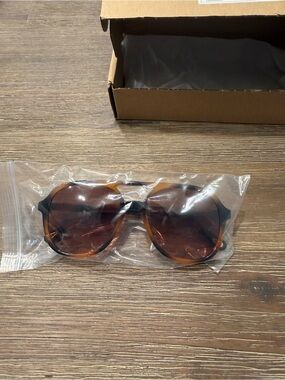 Round Tortoiseshell Sunglasses - Brown Lenses Aviator style